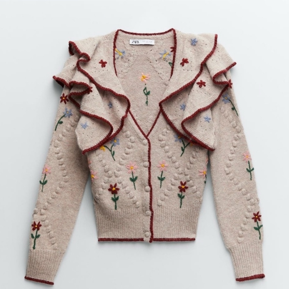 Zara Special Edition Floral
Embroidered Knit Cardigan Size Small NWOT